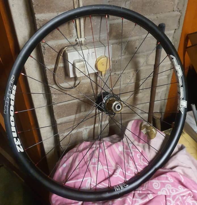 spank spoon cycling wheelset